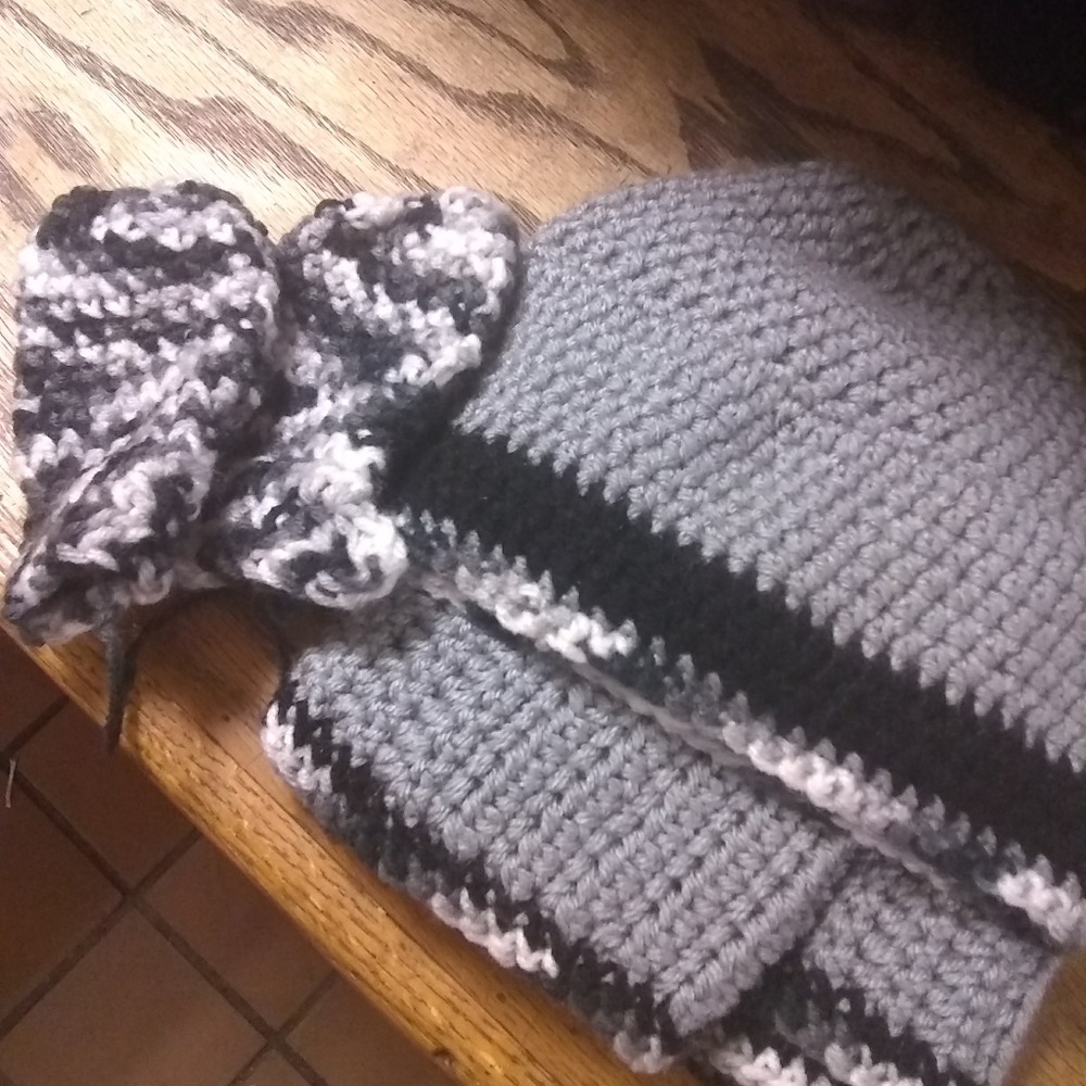 NWOT Handmade Crochet Mittens
